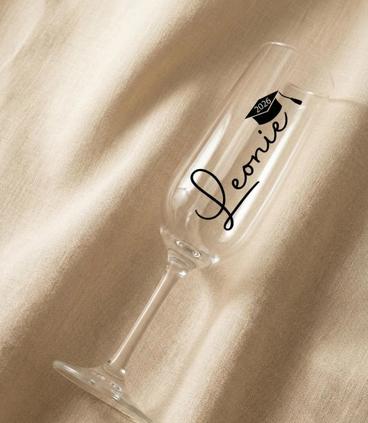 Personalisiertes Sektglas zum Abschluss mit Name & Jahr