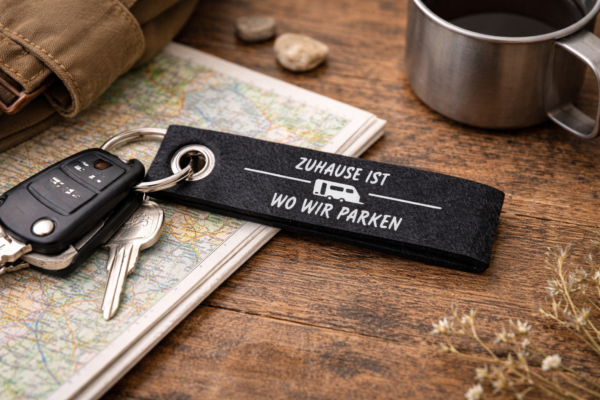 Filz Schlüsselanhänger Zuhause ist wo wir parken | Wohnmobil & Wohnwagen | Camping Geschenk Vanlife | Camper Schlüsselband
