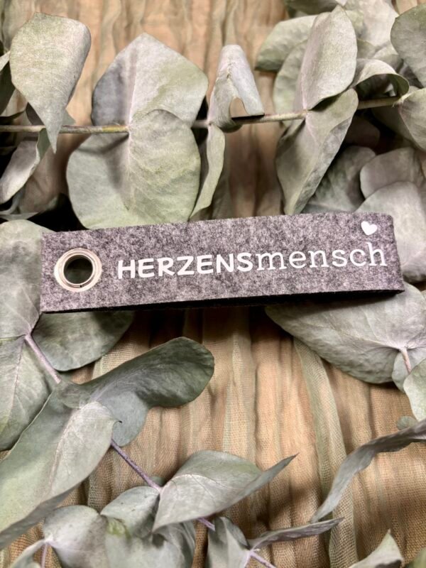 Schlüsselanhänger aus Filz mit Spruch & Symbol