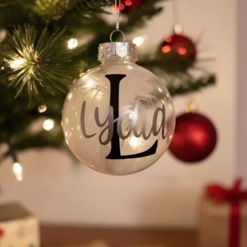 Personalisierter Weihnachtskugel - Name und Buchstabe - Weihnachtsschmuck - Geschenkidee Familie – Bild 2
