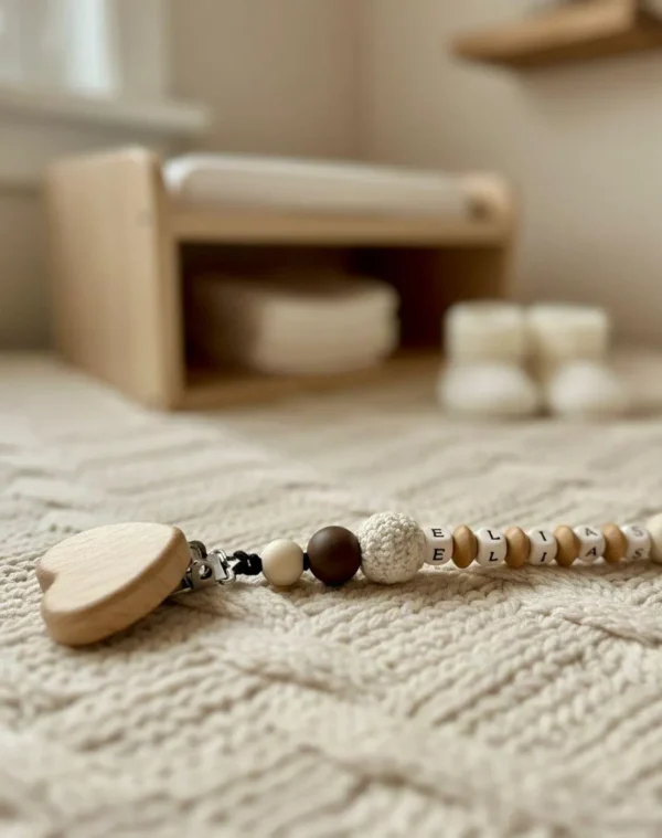 Personalisierte Schnullerkette mit Namen – Elefant oder Otter – Handgemacht - Babygeschenk Geburt & Taufe