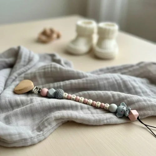 Personalisierte Schnullerkette mit Namen – Elefant oder Otter – Handgemacht - Babygeschenk Geburt & Taufe