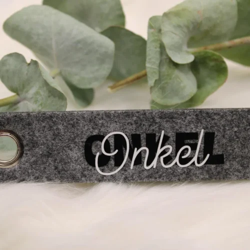 Personalisierter Filz-Schlüsselanhänger mit Wunschtext & Symbol – Geschenk für Familie, Freunde, Kinder - Handgemacht Deutschland