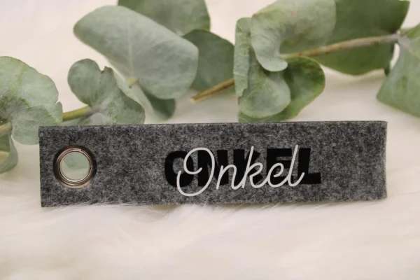 Personalisierter Filz-Schlüsselanhänger mit Wunschtext & Symbol – Geschenk für Familie, Freunde, Kinder - Handgemacht Deutschland