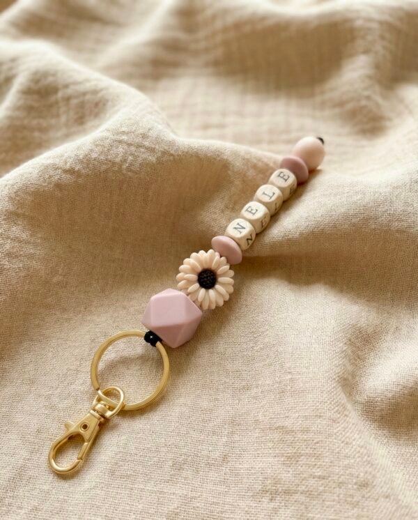 Personalisierter Schlüsselanhänger mit Namen - Silikon & Holz - Geschenk für Mama, Papa, Erzieherin, Kita, Familie