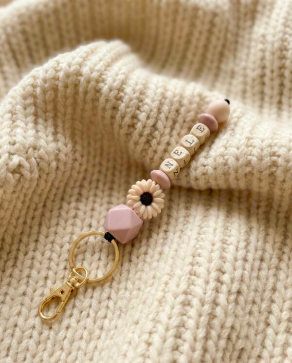 Personalisierter Schlüsselanhänger mit Namen - Silikon & Holz - Geschenk für Mama, Papa, Erzieherin, Kita, Familie